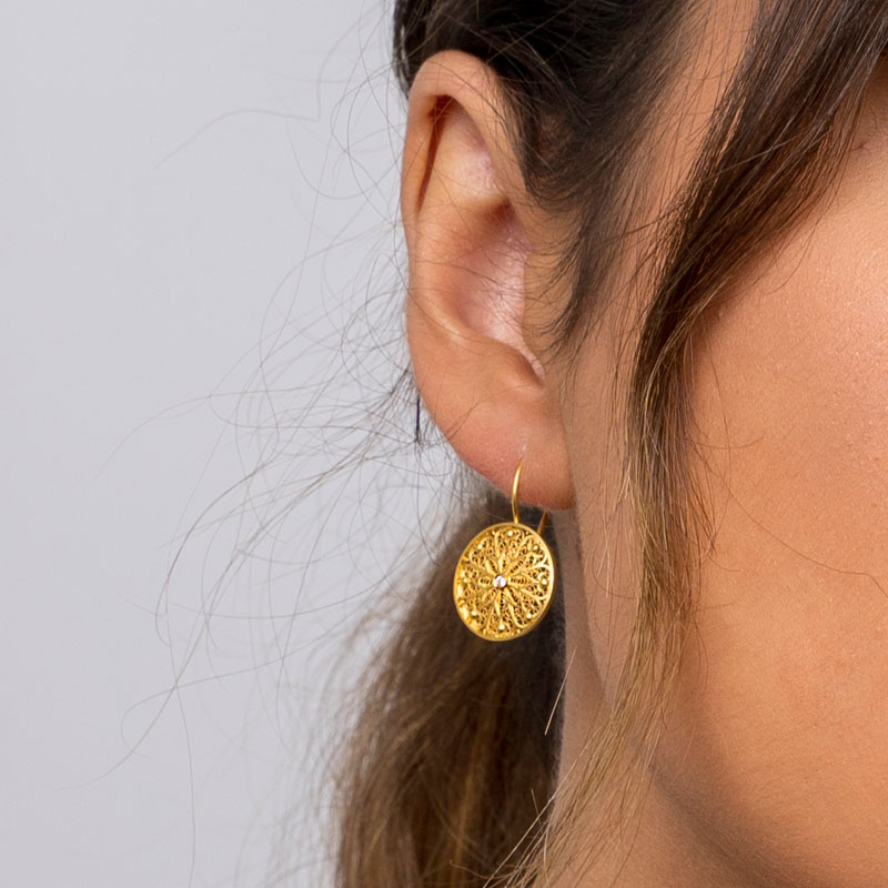 brinco astral in gold filigrana ouro joias sui jewellery earrings tradicional modern filigree ines barbosa