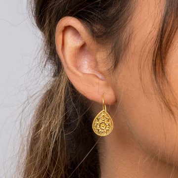brinco shapes tear in gold filigrana ouro joias sui jewellery earring modern formas lagrima modern filigree ines barbosa